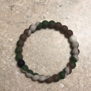TEAL Lokai Camo Bracelet size medium!